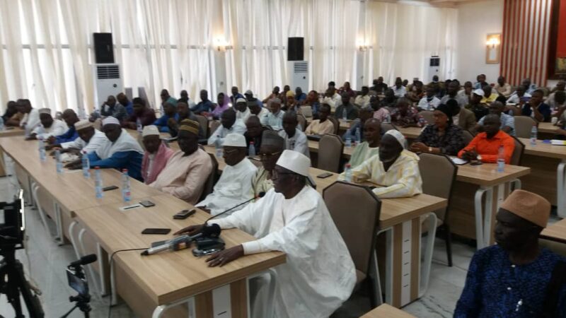 Forum National pour la paix et la cohésion sociale: Dr Dansa Kourouma rencontre les sages et la jeunesse des quatre coordinations régionales.