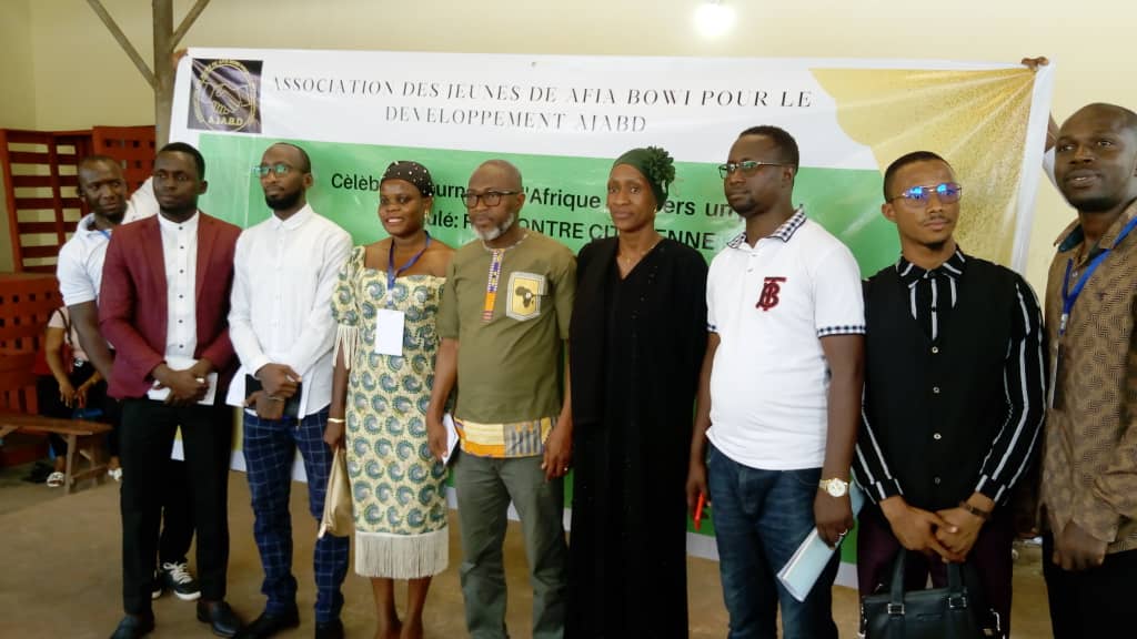 Hadja Djénè Condé au débat citoyen  de la jeunesse de l’ONG (AJABD): « il faut que les jeunes osent de créé leur propre emploi »