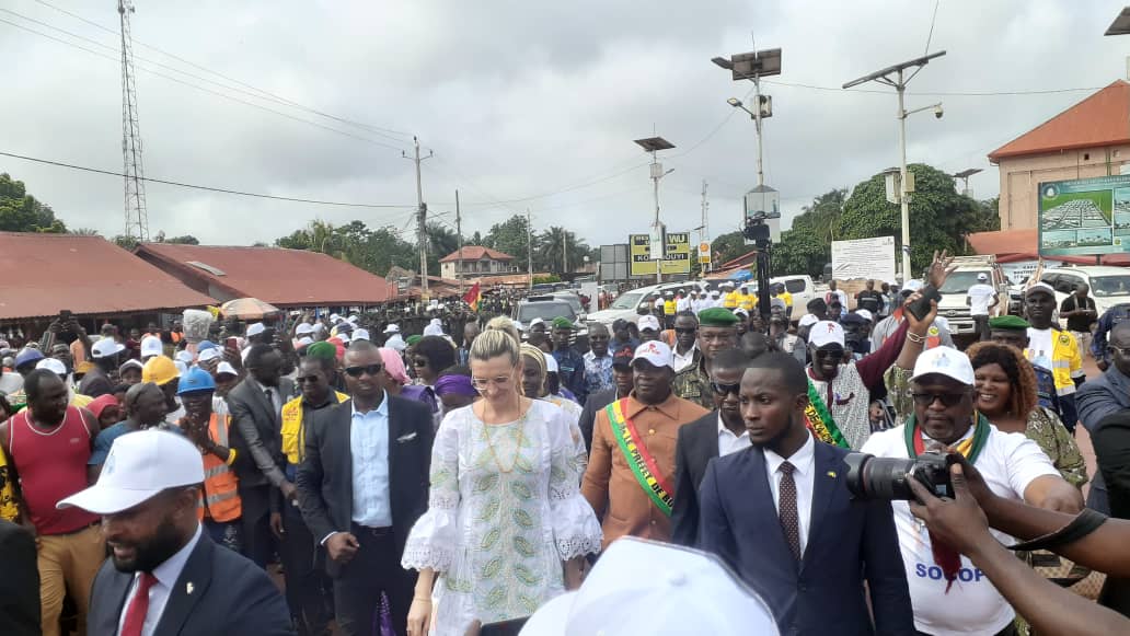 Boké: une forte mobilisation autour de la Première Dame Lauriane Doumbouya à Kolaboui