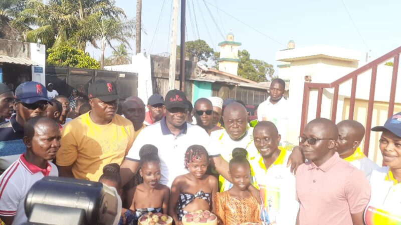 Guinée : les femmes de la Belle Vue école demandent aux autorités l’octroi d’une mosquée et un marché moderne.