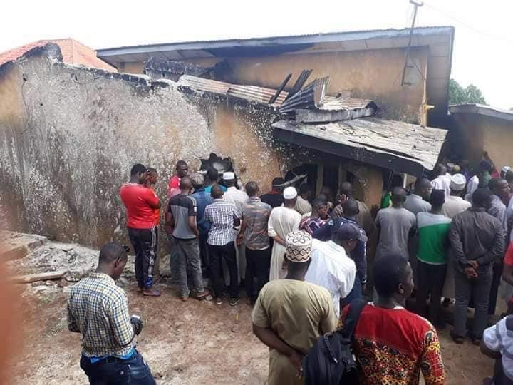 Incendie à Ansoumanyah plateau : Alhousseiny Touré revient sur le sinistre qui a causé la mort de 11 membres de sa famille