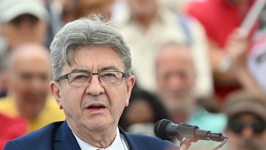 Kidnapping des leaders du FNDC: Mélenchon appelle la France à intervenir pour « qu’ils soient immédiatement libérés et mis hors de dangers »