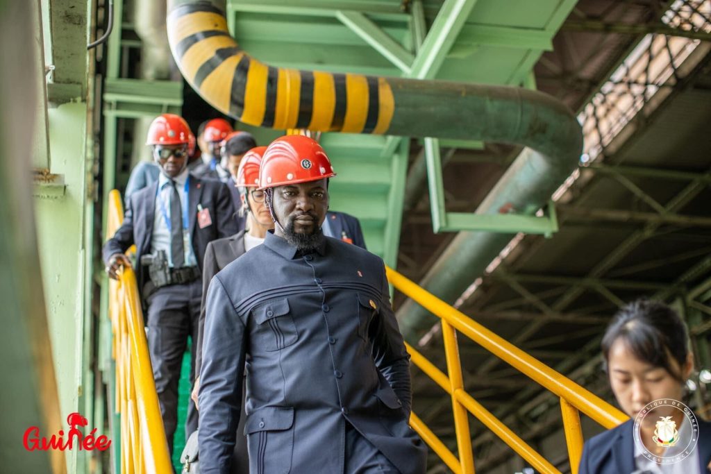 Simandou : Doumbouya sur les installations du géant mondial de l’acier China Baowu Steel, à Shanghai