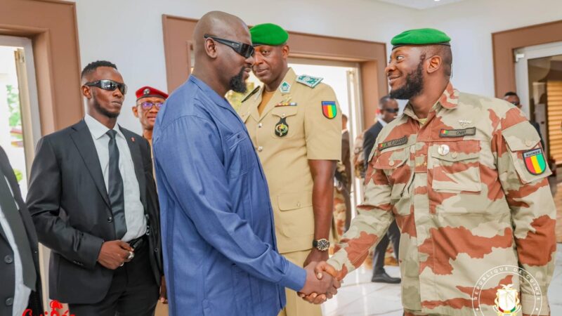 Conakry : la Présidence de la République dément des tirs d’armes au palais