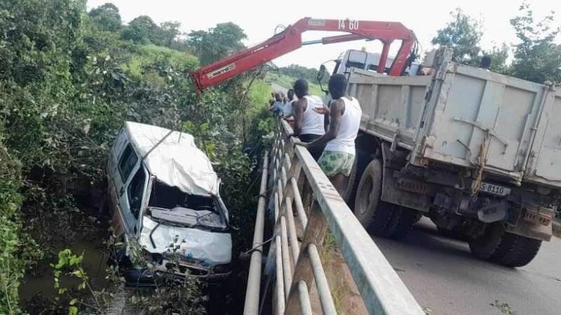 Kissidougou : insomnie et excès de vitesse provoquent l’accident, 12 morts dont 11 enfants et 17 blessés graves (DPS)