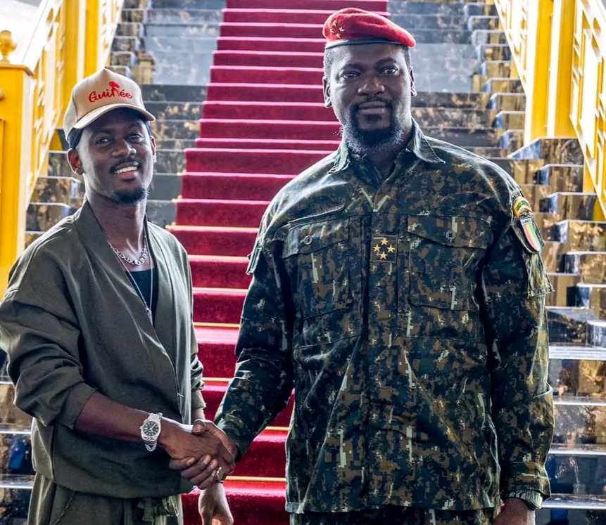 Palais Mohammed V: le Président de la République Son Excellence le Général Mamadi Doumbouya reçoit en audience l’artiste franco-guinéen Black M