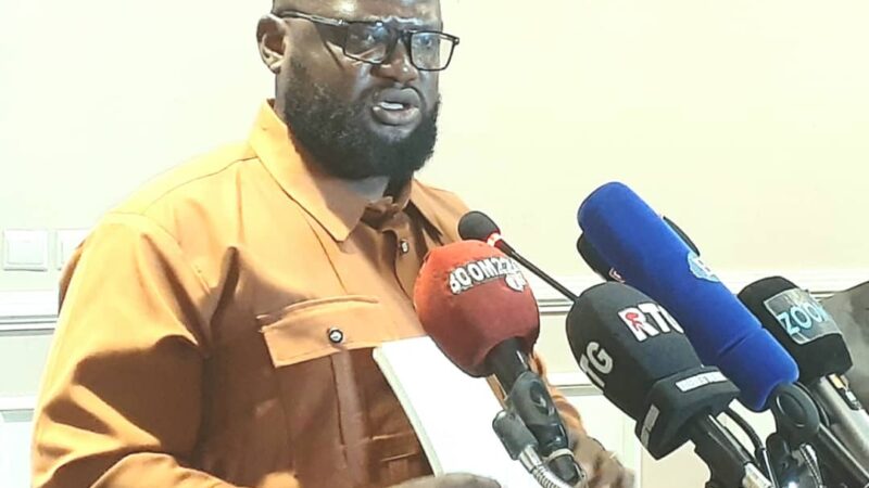 Conakry : présentation du livre « Général Mamadi Doumbouya, le Bâtisseur pour la patrie et pour l&rsquo;honneur» écrit par Paul Yawa