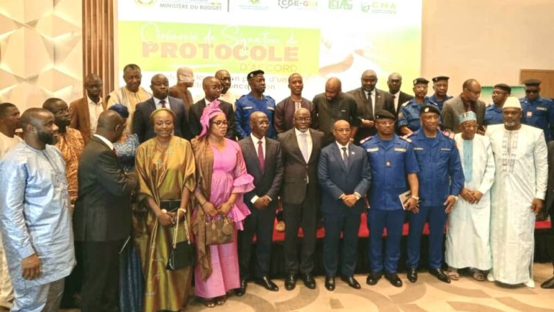 Conakry: un protocole d’accord signé pour la mise en place d&rsquo;un comité de concertation entre la douane et le secteur privé.