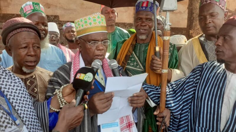 Fête de l’Eid El Fitr à Sanoyah : Paix et unité nationale au cœur du sermon de l’imam.