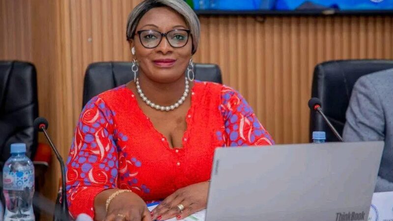 Derrière minutes: Mme. Djenab Touré, nommée Directrice Générale des Élections.