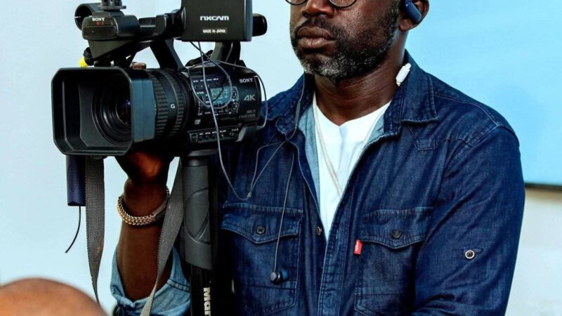 Urgent: le journaliste Daouda Taban Sylla élevé au grade du chevalier de l&rsquo;ordre national du mérite.