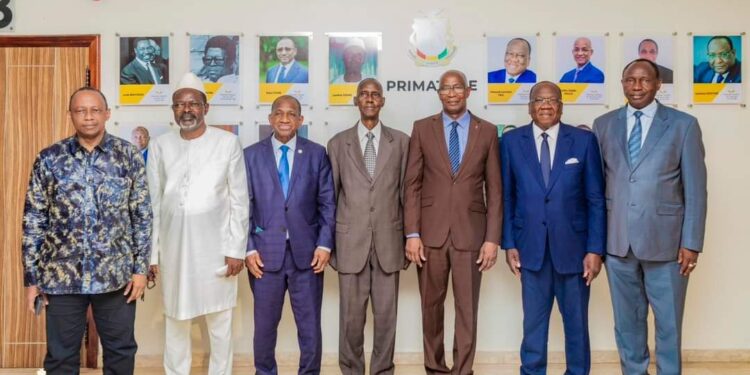 Référendum constitutionnel : Des anciens Premiers ministres appellent à voter Oui au projet de constitution (Déclaration)