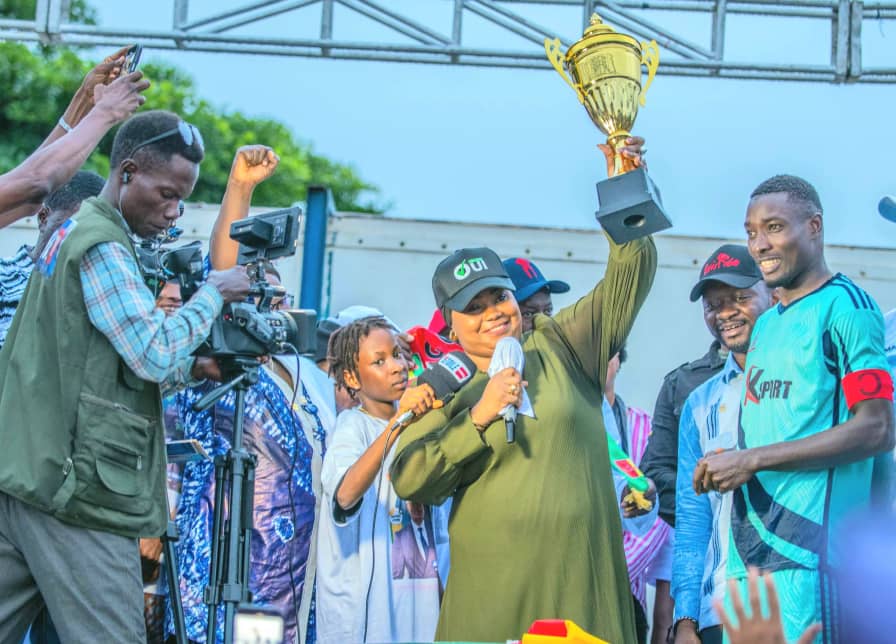 Campagne référendaire: Un tournoi de football à Dubréka sous le marrainage de Madame Fatima CAMARA.    