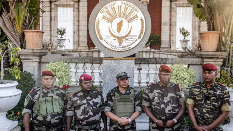 Madagascar: les militaires prennent le pouvoir après un vote de destitution du président