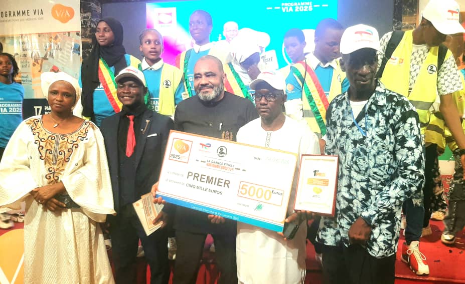 4e édition du Concours national VIA Créative : le Collège Kindia 4 remporte le grand prix.