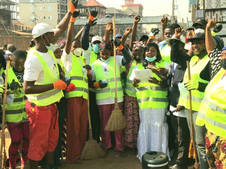Lambanyi : Le Ministre de l&rsquo;Hydraulique et les citoyens mobilisés pour une vaste opération d’assainissement