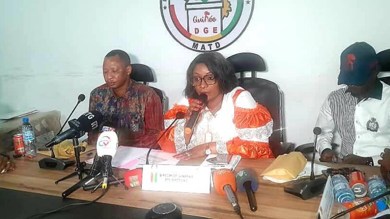 Remise de chèque à l’URTELGUI : la DGE renforce la synergie médiatique pour une présidentielle apaisée