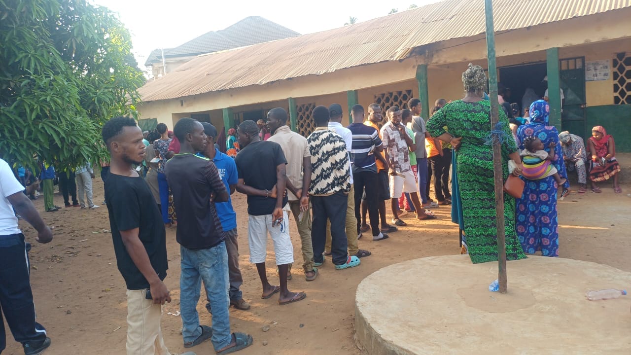 Manéah: Les électeurs se rendent dans le calme dans les centres de vote