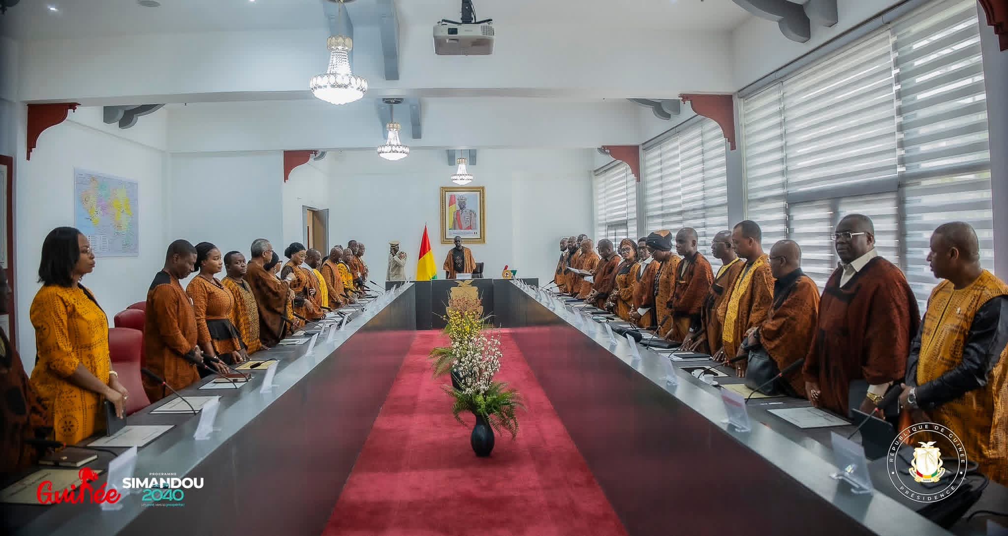 Guinée : Le Général Mamadi Doumbouya dissout le gouvernement après la démission de Bah Oury