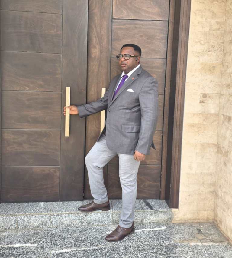 « On ne grandit pas en rabaissant les autres » : le message fort du Dr. David Makongo