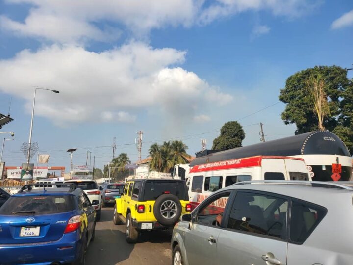 Alerte : Kaloum sous haute tension après des tirs à la Maison Centrale
