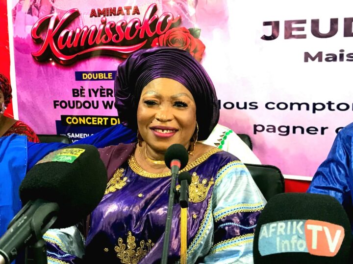 Conakry : Hadja Aminata Kamissoko de retour sur scène avec le double album « Bè Iyèrèyè » et « Foudou Wokowaka »