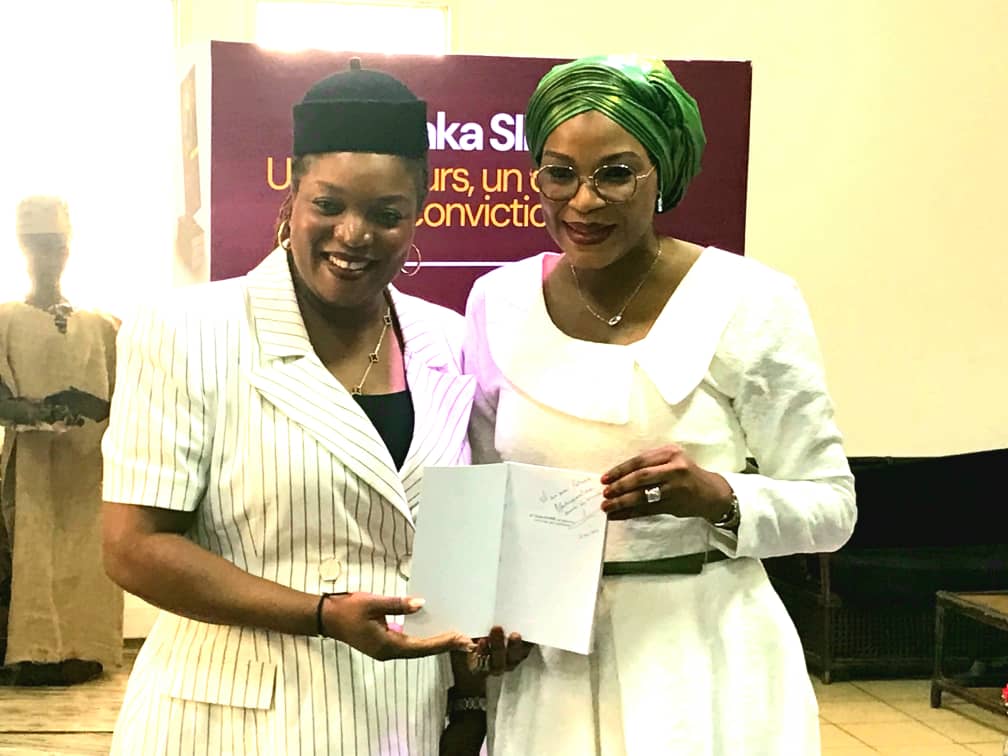 Dédicace du livre « Un parcours, un destin, une conviction » : Dre Diaka Sidibé célèbre son parcours