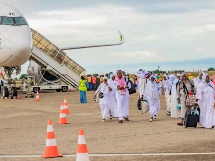 Hadj 2075 : Atterrissage forcé à Bamako pour le 21e convoi de pèlerins guinéens après une panne de réacteur