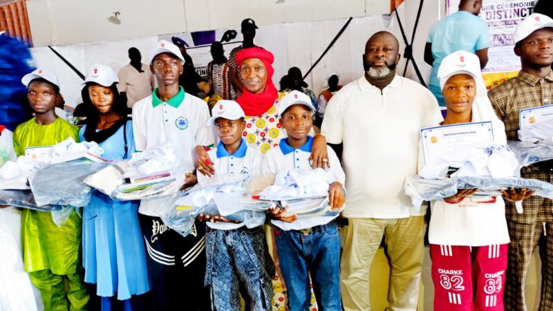 Distinction honorifique aux lauréats de Matam : Hadja Djènè Condé célèbre l&rsquo;excellence scolaire
