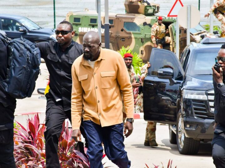 Guinée : Le président Mamadi Doumbouya de retour à Conakry après dix jours de vacances en Grèce
