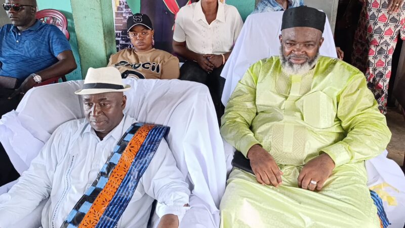 Sanoyah : le chef de quartier Lamine Soumah expose les préoccupations de sa population au député Mamady Kaba