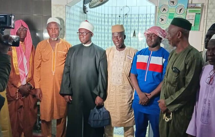 Dixinn : Prières et bénédictions à la mosquée de Landréah Centre, l’Association Guinée en Action honorée