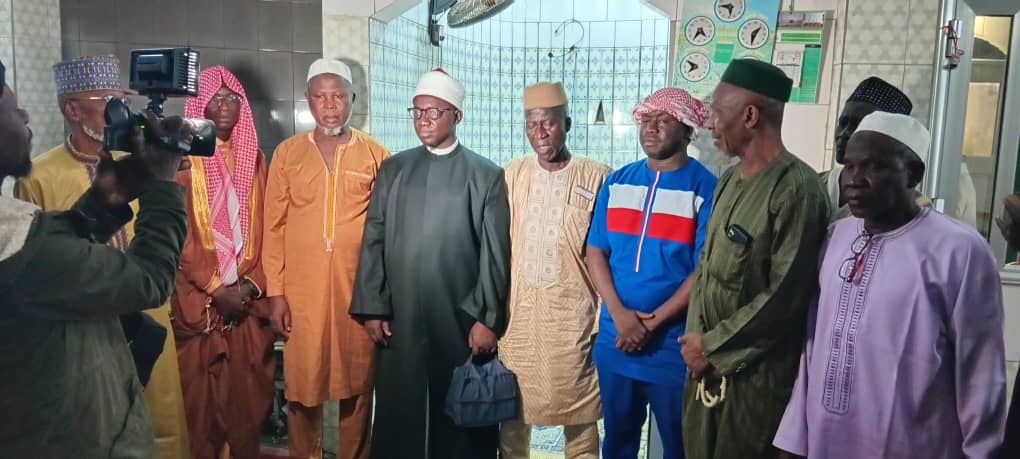 Dixinn : Prières et bénédictions à la mosquée de Landréah Centre, l’Association Guinée en Action honorée