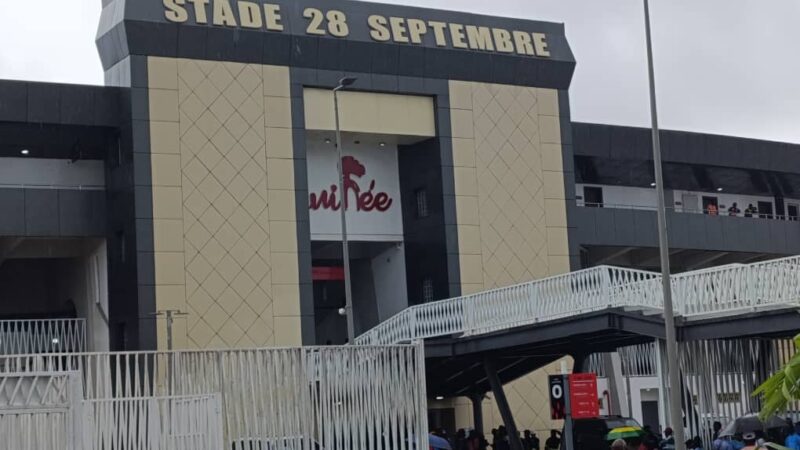 Infrastructures sportives : les autorités guinéennes effectuent une visite technique du nouveau stade du 28-Septembre
