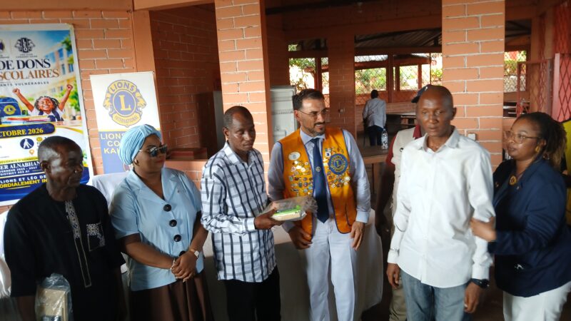 Guinée : Élan de générosité à Conakry avec la remise de 222 kits scolaires par le Lions Club Kakilambé