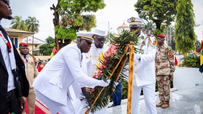 68ᵉ anniversaire de l’indépendance : Mamadi Doumbouya rend hommage aux martyrs de la nation